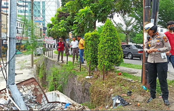 Kecelakaan Maut di Jalan Sudirman Pekanbaru, Satu Meninggal, Satu Luka Berat dan Sopir Sudah Diamankan