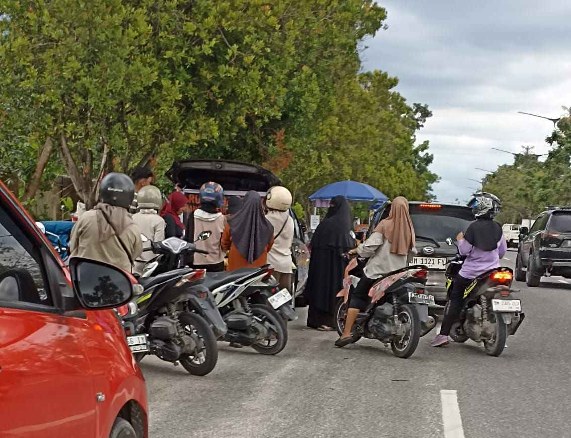Rawa El Amady: Berhentilah Memandang PKL sebagai Gangguan bagi Keindahan Wajah Kota