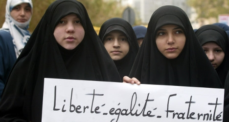Tolak Teken Piagam Islam Prancis, Kelompok Muslim Ditekan
