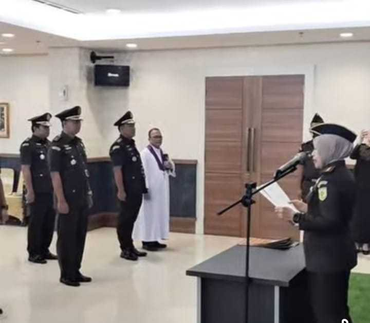 Perkuat Kinerja Korps Adhyaksa, Plt Kajari Rohil Lantik Lima Kepala Seksi
