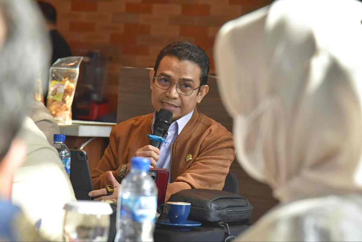 Kunjungan ke Batam, Anggota DPR RI Hendry Munief Minta Pemerintah Tangkap Peluang Pelemahan Ekonomi Singapura