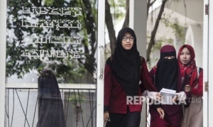 GoRiau Setelah Dihujani Kritik, Rektor UIN Suka Akhirnya Mencabut SK Larangan Mahasiswi Bercadar
