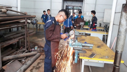 Politeknik Negeri Bengkalis Juara Welding Competition Riau