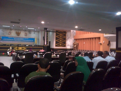 Rapat Paripurna DPRD Kota Pekanbaru Terkait Rusunawa dan Penyertaan Modal Daerah Molor