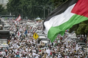 GoRiau Aksi Bela Palestina di Monas Diawali Shalat Subuh Berjamaah