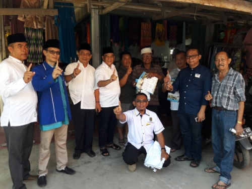 Blusukkan ke Pasar Kotabaru Siberida Inhil, Pedagang: Sosok Cawagub Riau Edy Nasution Mampu Ciptakan Situasi Aman