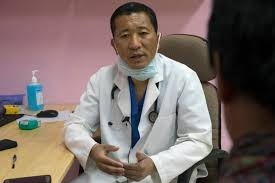 GoRiau Menjabat Perdana Menteri, Setiap Sabtu Lotay Tshering Bekerja di Rumah Sakit Sebagai Dokter Bedah