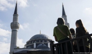 GoRiau Dua Masjid di Jerman Diserang, Alquran Dirobek-robek dan Dibuang ke Toilet