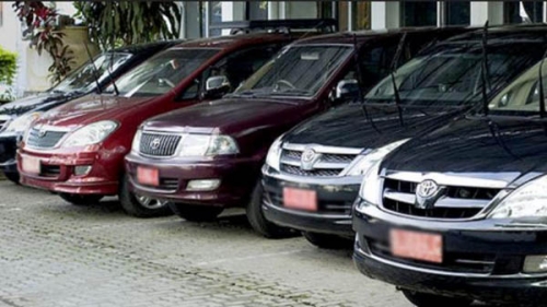Nunggak Pajak, Ratusan Mobil Dinas Pemprov Riau Dikandangkan