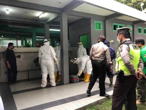 Pegawai di Kelurahan Tangkerang Timur Ditemukan Meninggal Dunia di Toilet MPP Pekanbaru, Dievakuasi Menggunakan Protokol Covid-19