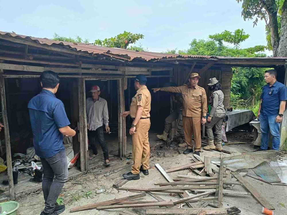 Langgar Ketertiban dan Lingkungan, 22 Warung Remang-remang di Jalan SM Amin Pekanbaru Dibongkar