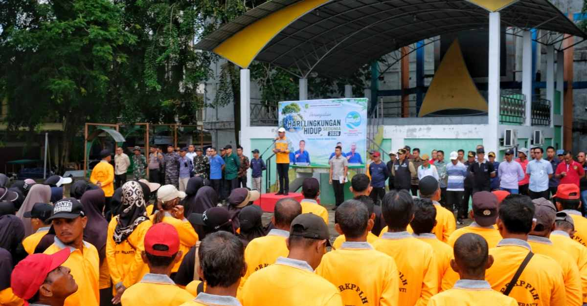 Pusat Kota Selatpanjang Disisir, Pemkab dan Masyarakat Meranti Gelar Goro Massal