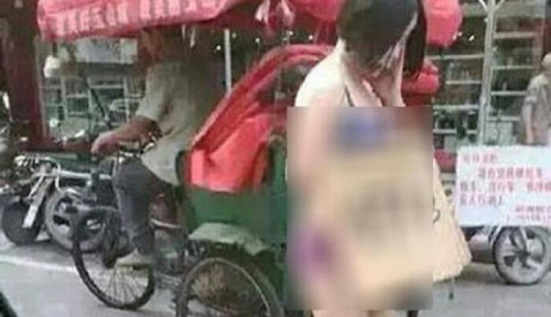 Dituduh Selingkuh, Wanita Ini Dipermalukan dengan Berjalan di Jalan Raya Hanya Pakai Bra dan Celana Dalam