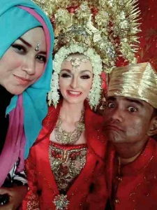 GoRiau Ternyata Ini Penyebab Bule Cantik Asal Inggris Jatuh Cinta kepada Bayu Kumbara