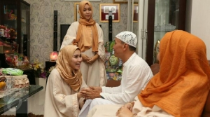GoRiau Ditanya Tentang Foto Cium Bibir Ayahnya, Ini Reaksi Ayu Ting Ting