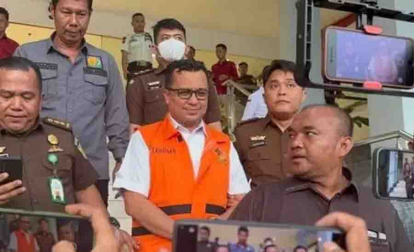 GoRiau Jalani Hukuman 5 Tahun Penjara, Eks Sekretaris DPRD Riau Tengku Fauzan Dieksekusi ke Rutan Pekanbaru