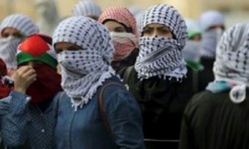Gadis-gadis Palestina dengan Gagah Berani Hadapi Militer dan Polisi Israel