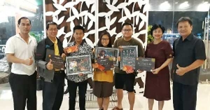 Abadikan Momen Perayaan Kue Bulan Bertabur Ribuan Lampion di Pekanbaru, Mahasiswa Malaysia Juarai Lomba Foto Festival Zhong Qiu 2018