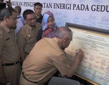 Pemprov Riau Bertekad Hemat Listrik dan Perkuat Sektor Kelistrikan