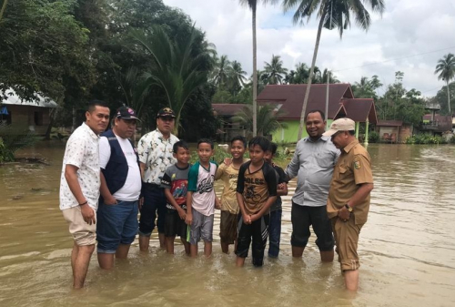 Tinjau Banjir Kuansing, Darwis akan Upayakan Bantuan dari Pemprov Riau
