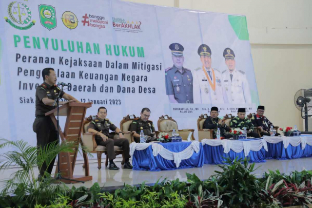 Kajati Riau Beri Penyuluhan Hukum Kepada Penghulu se-Kabupaten Siak