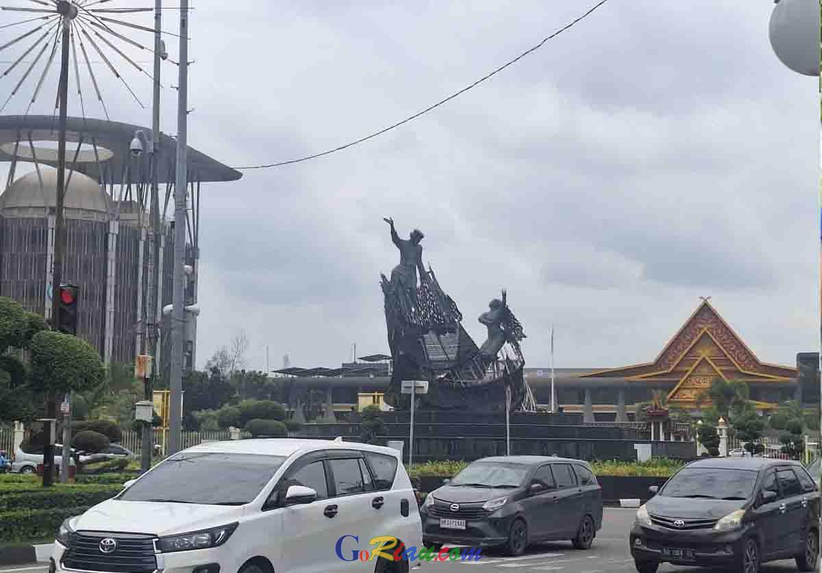 Tari Zapinku nan Kusayang, Tugu Zapinku nan Malang