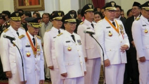 GoRiau Ini Bunyi Sumpah 7 Gubernur-Wakil Gubernur Saat Dilantik Jokowi