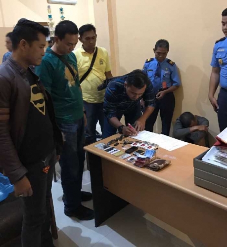 Tertangkap di Bandara SSK II Pekanbaru, Oknum Polisi ini Ngaku Dapat Narkoba dari Bandar dalam Lapas