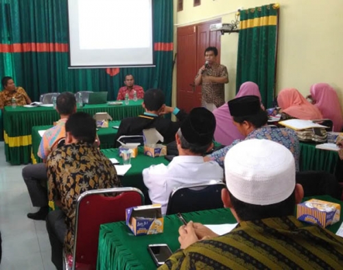 Bidang Pendidikan Madrasah Kanwil Kemenag Riau Taja Sosialisasi PMA No.58 Tahun 2017