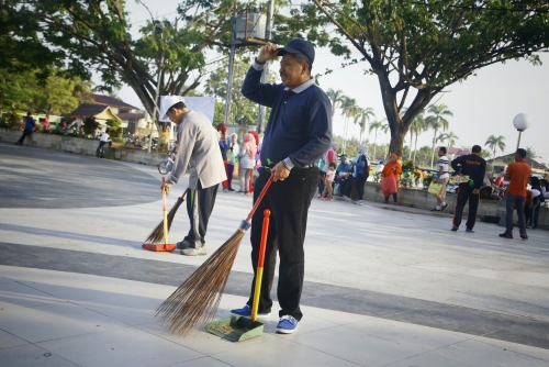 Meski Kota Siak Selalu Bersih, Pemimpinnya Tak Pernah Bosan Lakukan Aksi Peduli Sampah