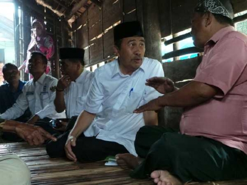 Pilunya Hati Syamsuar Mendengar Cerita Masyarakat Talang Mamak di Inhu yang Masih Terisolir