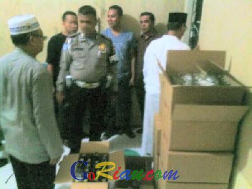 Pabrik Miras Oplosan di Pekanbaru Digerebek Polisi, 600 Botol Miras Berhasil Disita