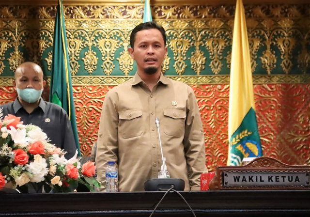 Berkat Kekompakan Pimpinan dan Ketua Fraksi di DPRD Riau, Paripurna AKD Akhirnya Selesai