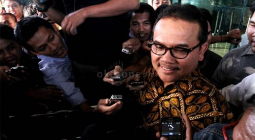 Sidang Gubernur Riau Tertutup, Ruangan Dipenuhi AC