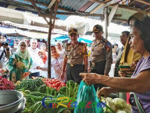 H-3 Lebaran Idul Fitri, Kapolda Riau Sidak Pasar Hingga Pos Pengamanan Mudik di Pekanbaru