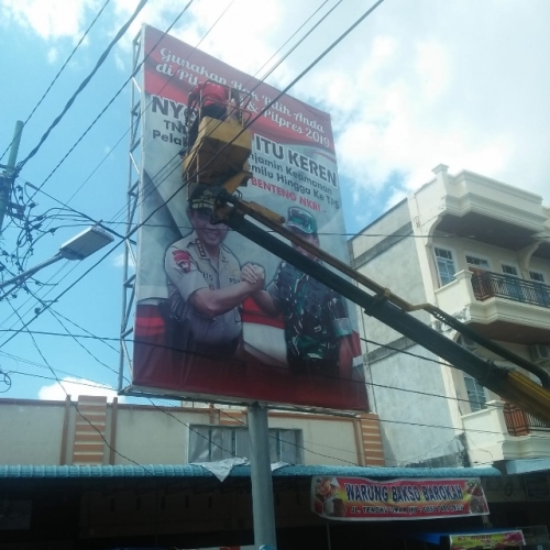 Papan Reklame TNI-Polri di Selatpanjang Telah Dibongkar