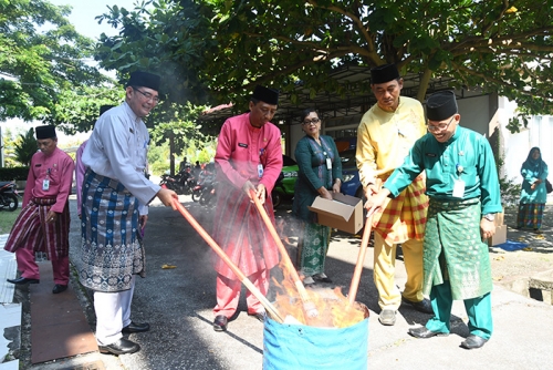 Dispersip Bengkalis Musnahkan Arsip Inaktif