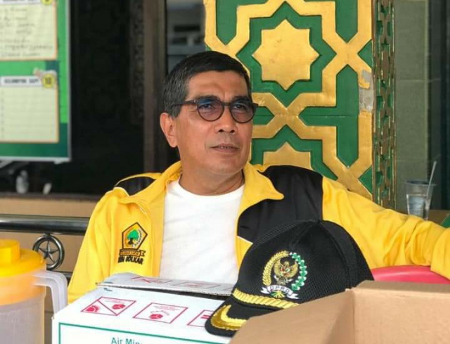 Anggota DPRD Riau Ini Pulang Kampung, Bangun Lahan Parkir Untuk Masjid Tempat Dia Belajar Mengaji