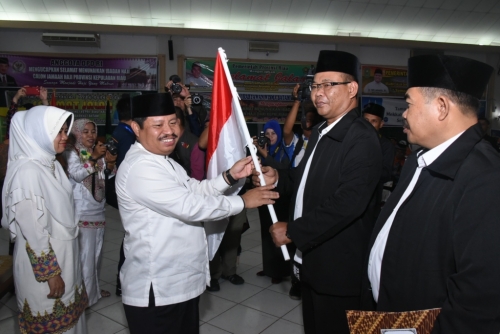 Lepas JCH Riau Kloter IV, Bupati Bengkalis Minta Didoakan di Tanah Suci