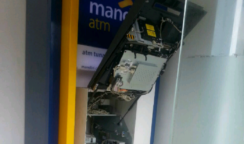 ATM Bank Mandiri di Pelalawan Nyaris Dibobol Maling