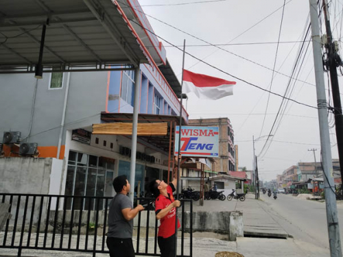 Ikut Berkabung Wafatnya BJ Habibie, Warga Dumai Kibarkan Bendera Setengah Tiang