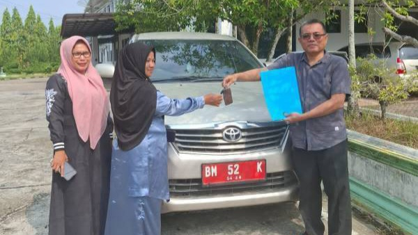 Setelah Viral, Akhirnya Mantan Pejabat Kuansing Kembalikan Mobil Dinas, Warga: Tak Punya Malu!