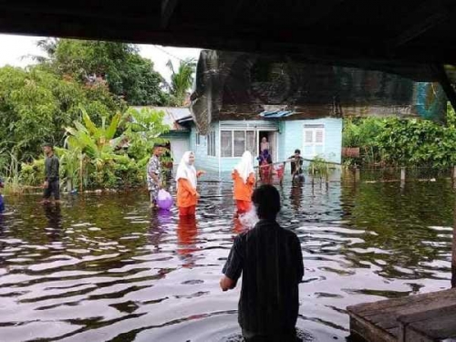 Banjir Rendam Ratusan Rumah di Teluk Latak, Bengkalis, Aris: Terparah Selama Hidup Saya