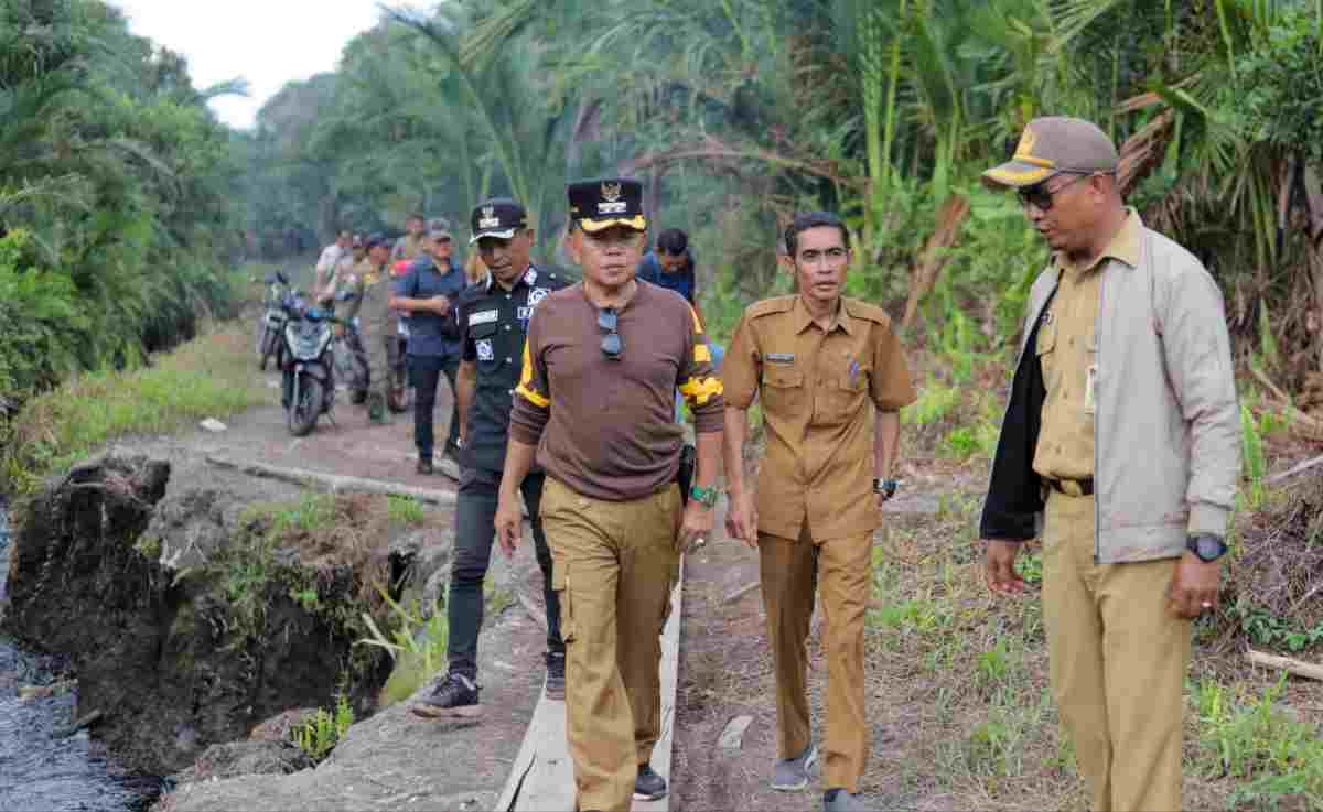 Prihatin Dusun Nerlang, Plt Bupati Asmar Perintahkan Dinas Terkait Segera Ambil Tindakan