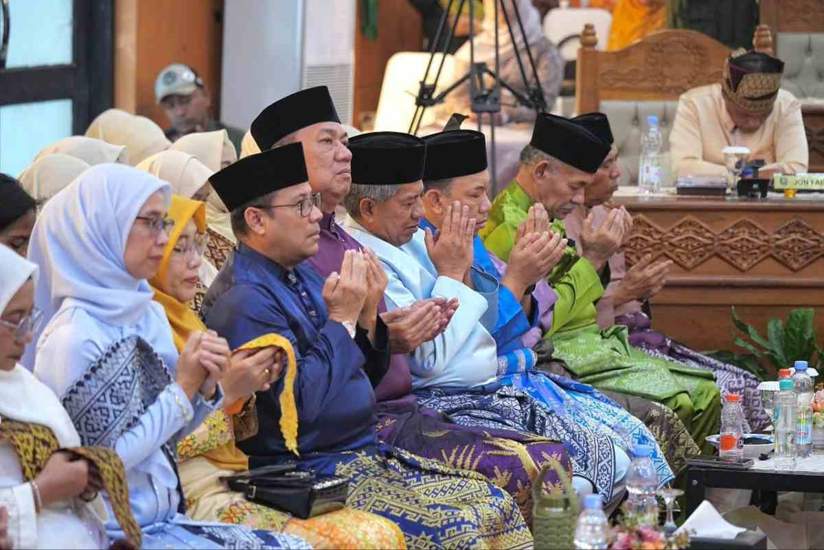 Hadiri Paripurna Hari Jadi ke-27 Siak, Wabup Meranti Tekankan Pentingnya Ikatan Serumpun Melayu