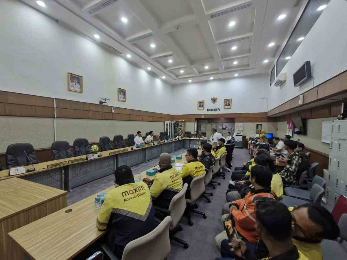 Keluhkan Program Turbo Berbayar, Belasan Driver Maxim Pekanbaru Mengadu ke DPRD Riau