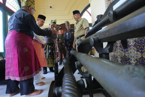 Berkunjung ke Kabupaten Siak, Jampidsus Kejagung RI Kagum dengan Istana Matahari Timur