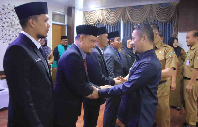 Pj Wali Kota Pekanbaru Melantik Enam Pejabat