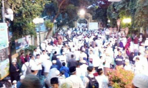 Ribuan Jamaah Shalat Subuh di Masjid Sunda Kelapa, Meluber Hingga ke Pekarangan