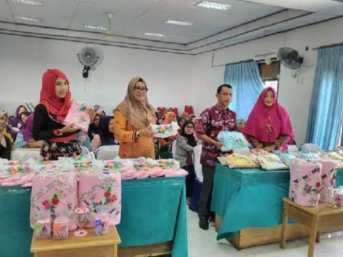 Dinas DPPKBP3A Kampar Berharap Alumni Peserta Pelatihan Jahit dan Membuat Kue Ikut Berperan Dalam Program 3i